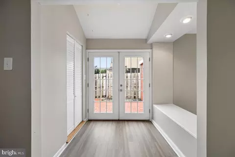 Entry Way - 7199 C Cimarron Ct, Frederick, MD 21703 photo 4 of 10