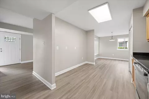 Entry Way - 7199 C Cimarron Ct, Frederick, MD 21703 photo 5 of 10