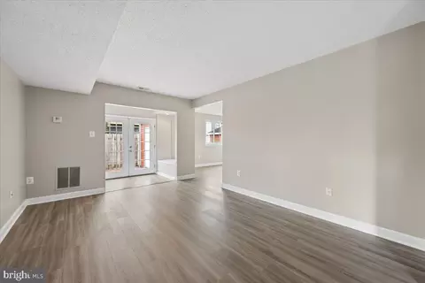 Living - 7199 C Cimarron Ct, Frederick, MD 21703 photo 2 of 5