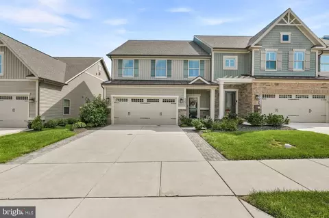 Exterior - 3237 Thornapple Dr, Frederick, MD 21704 photo 2 of 10