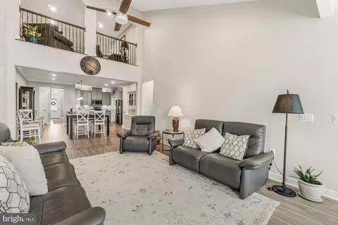 Entry Way - 3237 Thornapple Dr, Frederick, MD 21704 photo 9 of 21