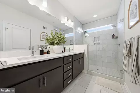 Bath - 811 Lindley Rd, Frederick, MD 21701 photo 1 of 2