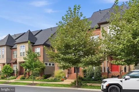 Exterior - 811 Lindley Rd, Frederick, MD 21701 photo 5 of 14