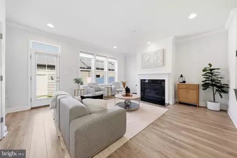 Living - 811 Lindley Rd, Frederick, MD 21701 photo 1 of 1