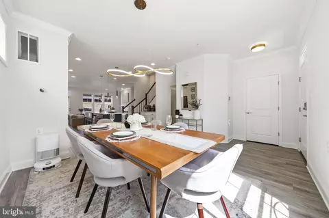 Dining - 811 Lindley Rd, Frederick, MD 21701 photo 2 of 4