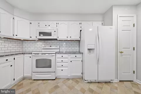 Kitchen - 5240 Regal Ct, Frederick, MD 21703 photo 5 of 5