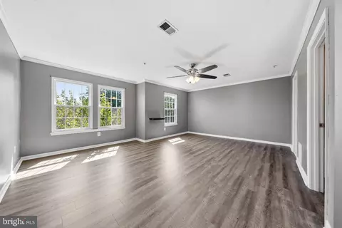 Living - 5240 Regal Ct, Frederick, MD 21703 photo 5 of 8