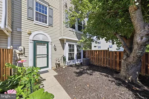 Exterior - 5240 Regal Ct, Frederick, MD 21703 photo 5 of 15
