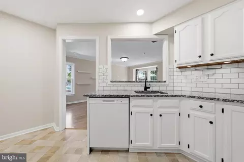 Kitchen - 5240 Regal Ct, Frederick, MD 21703 photo 4 of 5