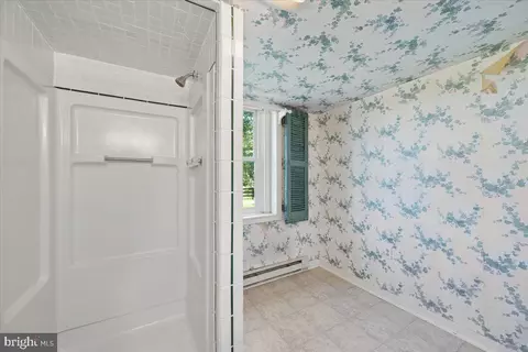 Bath - 10927 Sixes Rd, Emmitsburg, MD 21727 photo 4 of 8