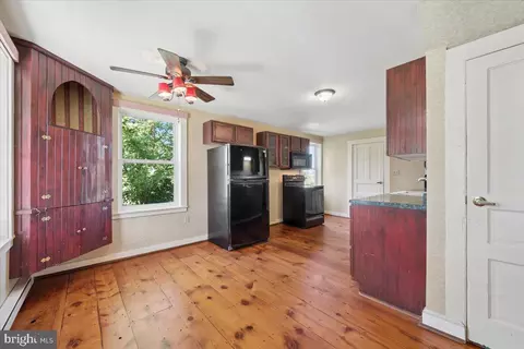Entry Way - 10927 Sixes Rd, Emmitsburg, MD 21727 photo 1 of 16