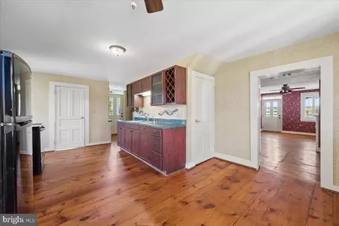 Entry Way - 10927 Sixes Rd, Emmitsburg, MD 21727 photo 2 of 16
