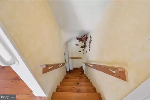Entry Way - 10927 Sixes Rd, Emmitsburg, MD 21727 photo 7 of 16