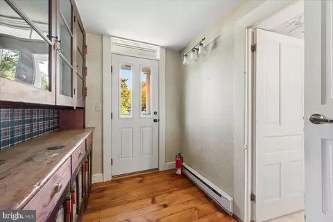 Entry Way - 10927 Sixes Rd, Emmitsburg, MD 21727 photo 6 of 16