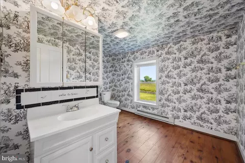 Bath - 10927 Sixes Rd, Emmitsburg, MD 21727 photo 5 of 8