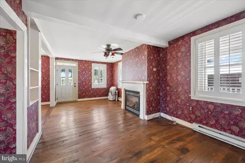 Living - 10927 Sixes Rd, Emmitsburg, MD 21727 photo 1 of 1