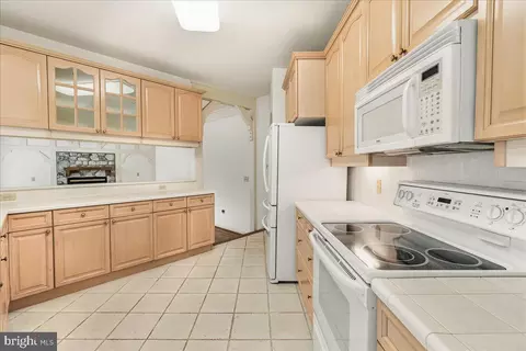Kitchen - 2549 Bear Den, Frederick, MD 21701 photo 3 of 5
