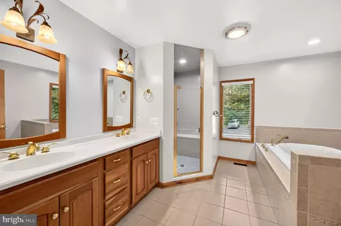 Bath - 4513 Timbery Dr, Jefferson, MD 21755 photo 1 of 6