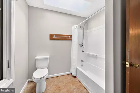 Bath - 4513 Timbery Dr, Jefferson, MD 21755 photo 5 of 6