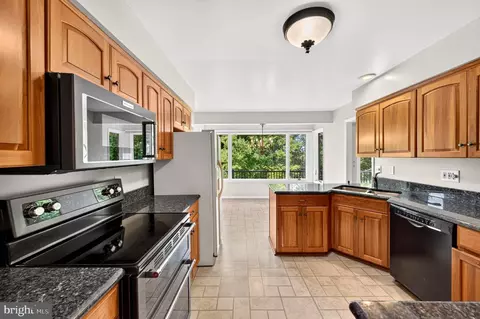 Kitchen - 4513 Timbery Dr, Jefferson, MD 21755 photo 3 of 4