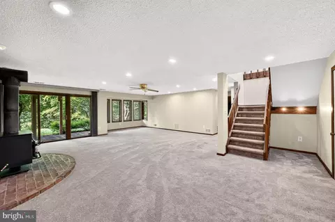 Living - 4513 Timbery Dr, Jefferson, MD 21755 photo 17 of 17