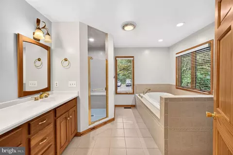 Bath - 4513 Timbery Dr, Jefferson, MD 21755 photo 2 of 6