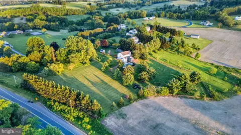 8840 Mapleville Rd, Mount Airy, MD 21771