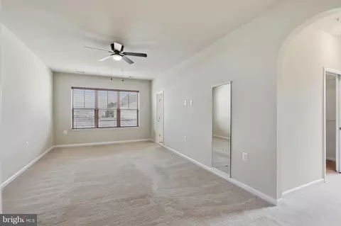 Living - 3040 Jacobs Garden Ln, Frederick, MD 21701 photo 3 of 5