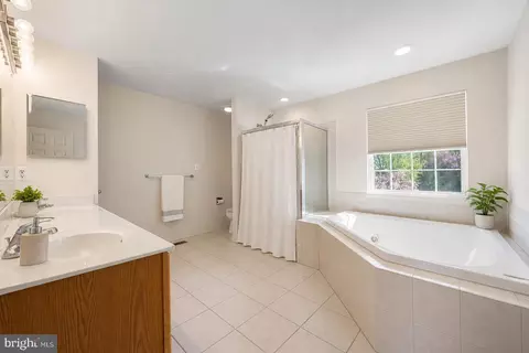 Bath - 2231 W Greenleaf Dr, Frederick, MD 21702 photo 1 of 4