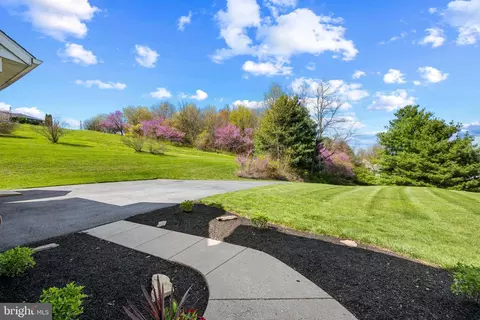 Exterior - 2231 W Greenleaf Dr, Frederick, MD 21702 photo 5 of 10
