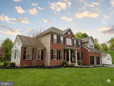 Exterior - 2231 W Greenleaf Dr, Frederick, MD 21702 photo 3 of 10