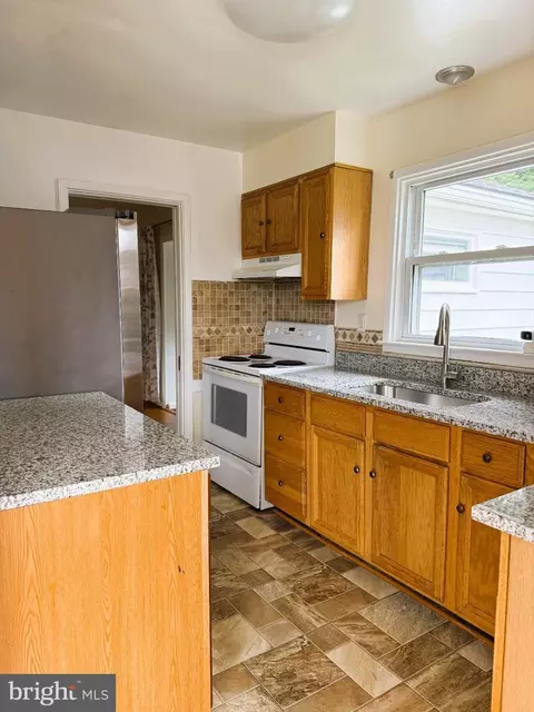 Kitchen - 912 Shawnee Dr, Frederick, MD 21701 photo 1 of 2