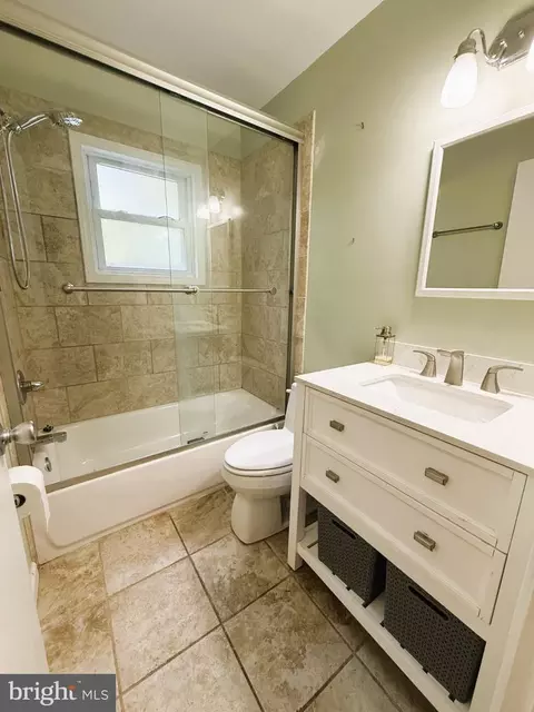 Bath - 912 Shawnee Dr, Frederick, MD 21701 photo 1 of 3