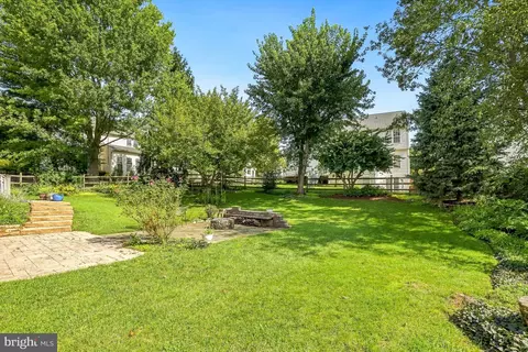 Exterior - 1810 Beech Ct, Frederick, MD 21701 photo 5 of 6