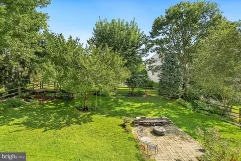 Exterior - 1810 Beech Ct, Frederick, MD 21701 photo 4 of 6