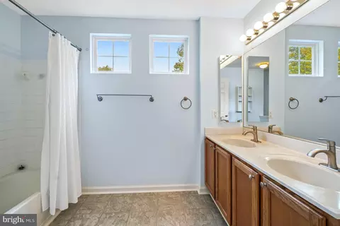 Bath - 1810 Beech Ct, Frederick, MD 21701 photo 2 of 4