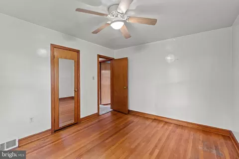 Bedroom - 7229 Bowers Rd, Frederick, MD 21702 photo 5 of 9