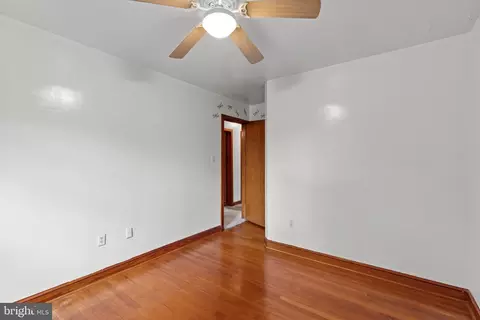 Bedroom - 7229 Bowers Rd, Frederick, MD 21702 photo 8 of 9