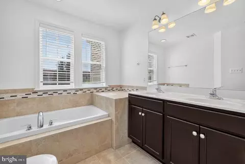 Entry Way - 1112 Frontline Dr, Frederick, MD 21703 photo 5 of 9
