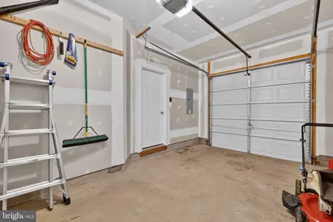 Entry Way - 1112 Frontline Dr, Frederick, MD 21703 photo 9 of 9
