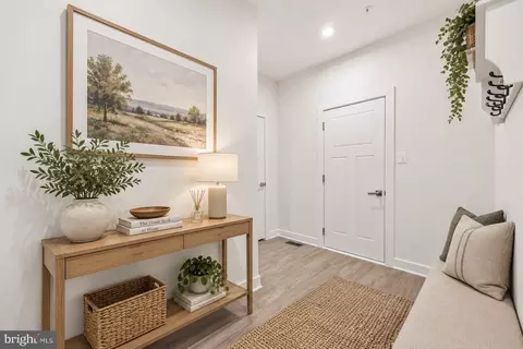 Entry Way - 1124 Futurity St, Frederick, MD 21702 photo 10 of 13