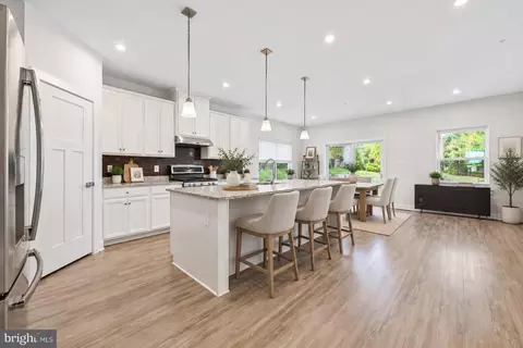 Entry Way - 1124 Futurity St, Frederick, MD 21702 photo 5 of 13