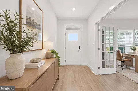 Entry Way - 1124 Futurity St, Frederick, MD 21702 photo 1 of 13