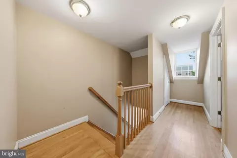 Entry Way - 28 E 4th St, Frederick, MD 21701 photo 5 of 8