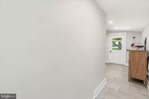 Entry Way - 230 E 6th, Frederick, MD 21701 photo 4 of 6
