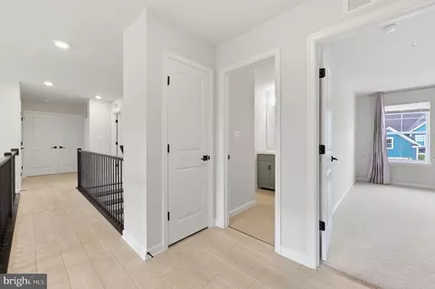 Entry Way - 2002 Mustang Ct, Frederick, MD 21702 photo 9 of 15