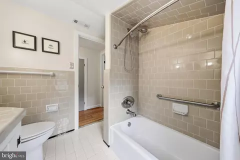 Bath - 1722 Shookstown Rd, Frederick, MD 21702 photo 4 of 4