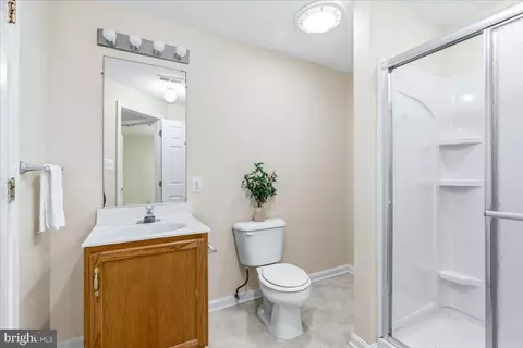 Bath - 6104 Pine Ridge Ter, Frederick, MD 21701 photo 2 of 2