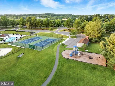View/Area - 6104 Pine Ridge Ter, Frederick, MD 21701 photo 8 of 9