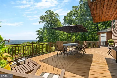 Exterior - 5506 Bootjack Dr, Frederick, MD 21702 photo 5 of 25